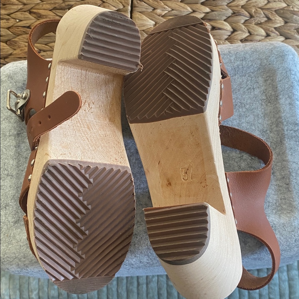 MIA Tan Leather Women's Sandals - Picture 4 of 8